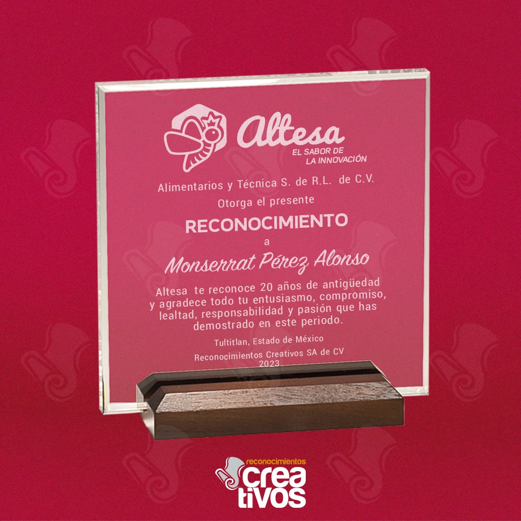 Reconocimiento de Acrílico Grabado Personalizado Cuadrado con Base Café